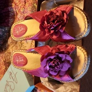 Life Stride Fuchsia slip on sandles 8.5